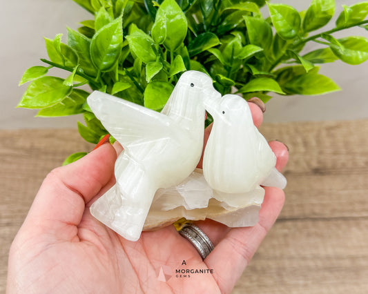 White Onyx Doves in Love – Elegant Symbol of Unity and Harmony