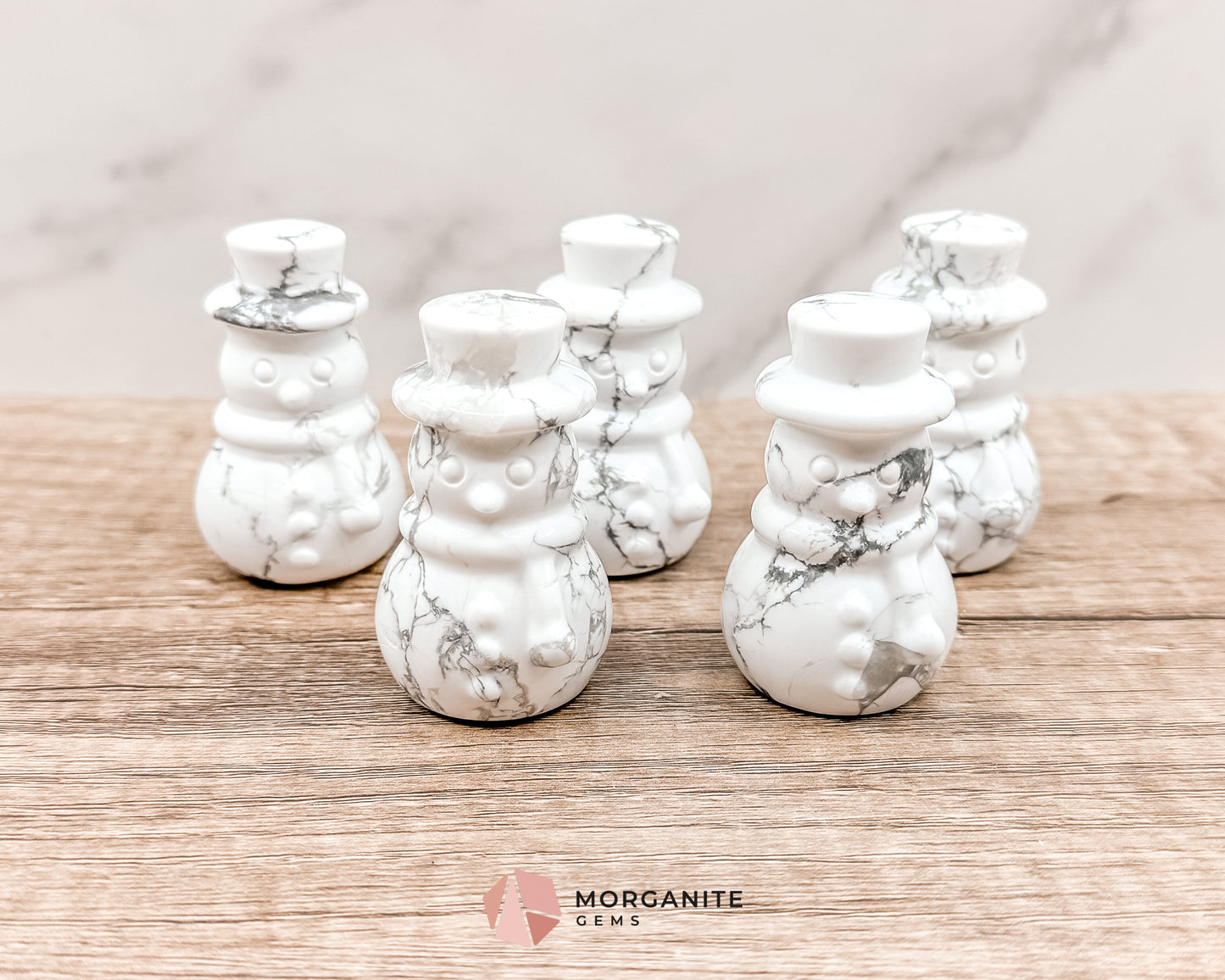 Howlite Snowman Carving – Charming Handcrafted Winter Decor