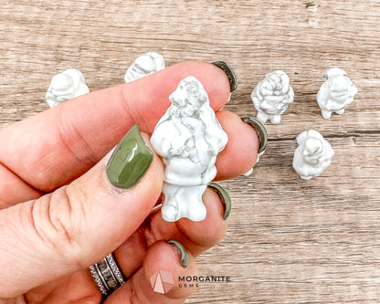 Mini Howlite Santa Crystal Carving – Handcrafted Festive Charm