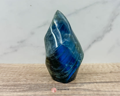 Labradorite Flame – Captivating Crystal with Iridescent Energy-Morganite Gems