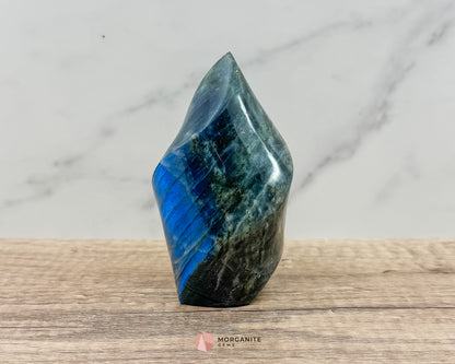 Labradorite Flame – Captivating Crystal with Iridescent Energy-Morganite Gems