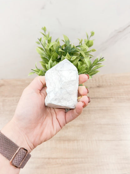 White Howlite Cut Base Point with Polished Top – Premium Healing Crystal for Anxiety Relief and Chakra Balancing